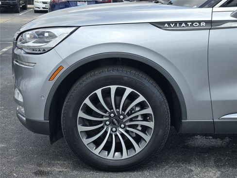 Used 2022 Lincoln Aviator Reserve w/ Equipment Group 201A AWD/4WD image 9