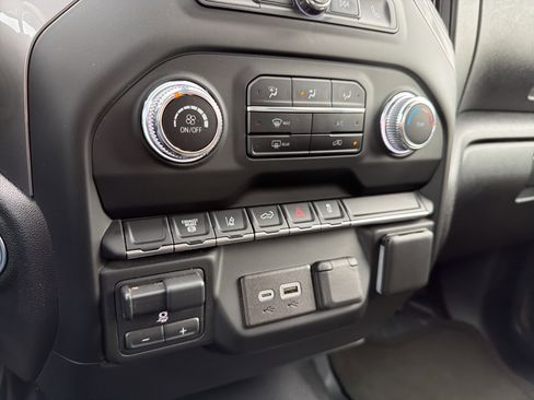 Used 2024 GMC Sierra 2500 Pro w/ Convenience Package image 21