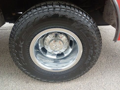 Used 2019 RAM 3500 Tradesman w/ Chrome Appearance Group image 16