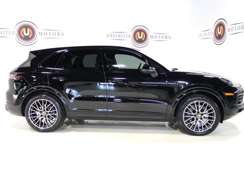 Used 2022 Porsche Cayenne Platinum Edition AWD/4WD image 35