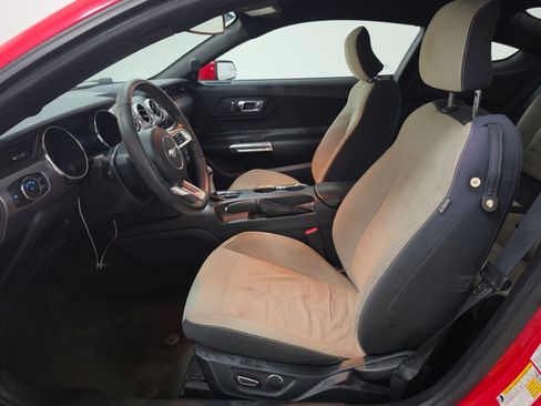 Used 2016 Ford Mustang Coupe RWD image 5