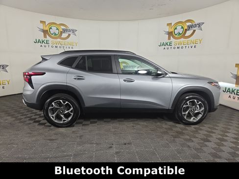 Certified 2024 Chevrolet Trax LT w/ LT Convenience Package FWD image 10