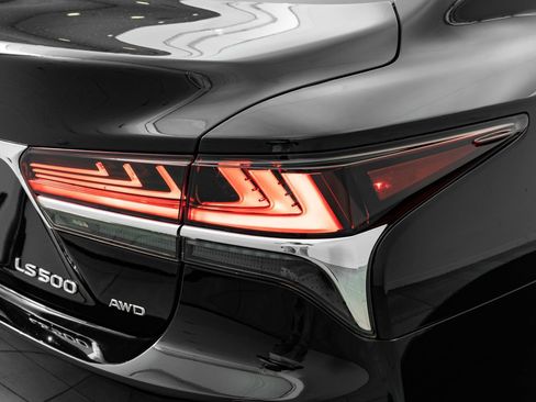 Used 2018 Lexus LS 500 AWD w/ Interior Upgrade Package image 9