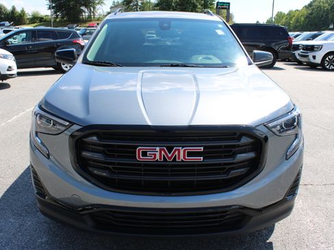 Used 2021 GMC Terrain SLE w/ Elevation Edition FWD image 3