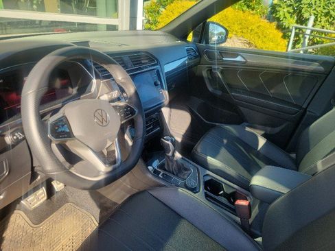 Used 2024 Volkswagen Tiguan SE R-Line AWD/4WD image 7