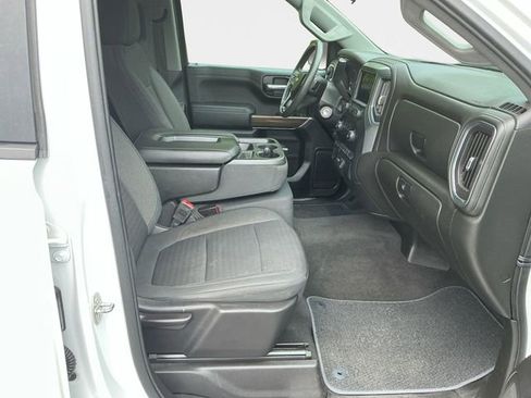 Used 2020 Chevrolet Silverado 1500 LT AWD/4WD image 16