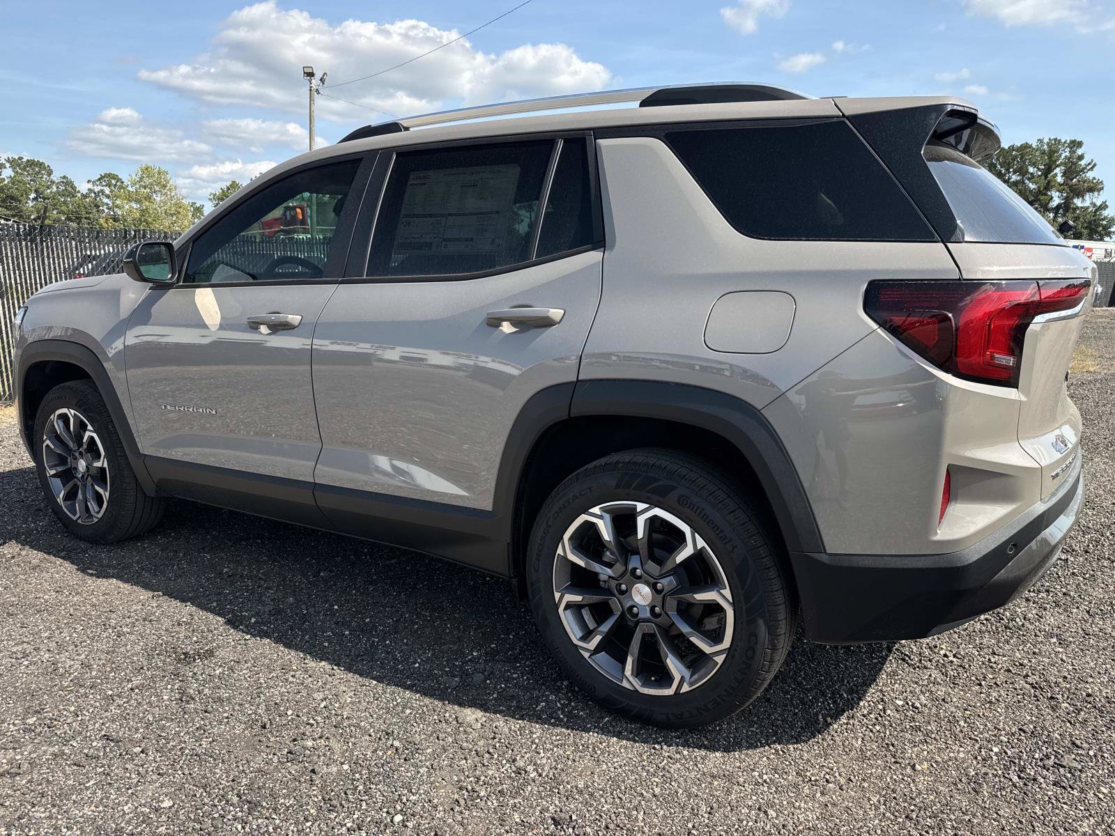 New 2027 GMC Terrain Elevation w/ Elevation Premium Package FWD image 5