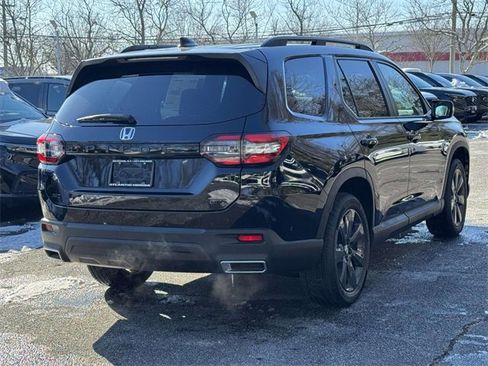 New 2025 Honda Pilot Sport image 3