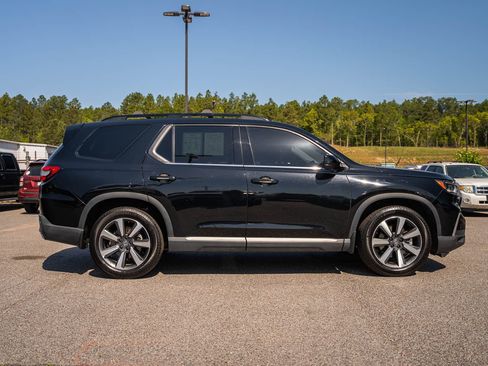 Used 2024 Honda Pilot Touring image 8