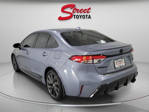 Certified 2025 Toyota Corolla SE FWD image 2