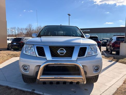 Used 2019 Nissan Frontier PRO-4X image 8