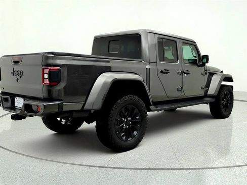 Used 2021 Jeep Gladiator Overland AWD/4WD image 5