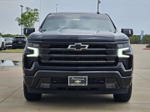 Certified 2025 Chevrolet Silverado 1500 High Country w/ Midnight Edition AWD/4WD image 6