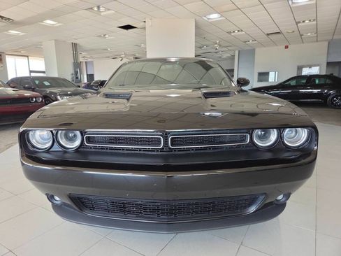 Used 2016 Dodge Challenger R/T w/ Driver Convenience Group RWD image 2