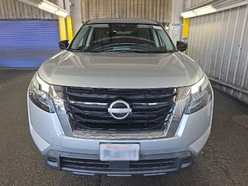Used 2024 Nissan Pathfinder S AWD/4WD image 7
