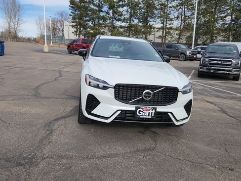 Used 2022 Volvo XC60 T8 R-Design w/ Advanced Package image 20