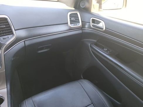 Used 2015 Jeep Grand Cherokee Limited AWD/4WD image 16