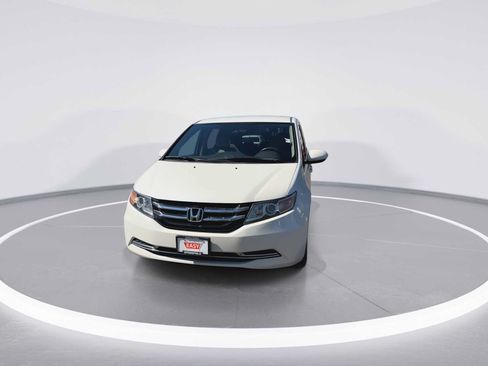 Used 2016 Honda Odyssey SE image 3