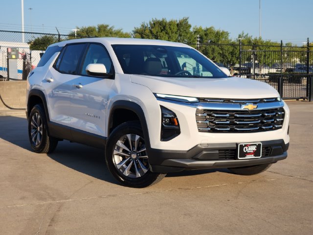 Used 2026 Chevrolet Equinox LT FWD image 2