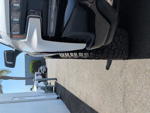 Used 2021 Chevrolet Silverado 1500 LT Trail Boss w/ LT Trail Boss Premium Package AWD/4WD image 16