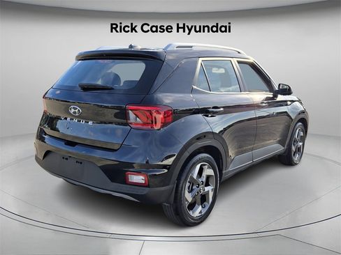 Certified 2024 Hyundai Venue SEL image 8