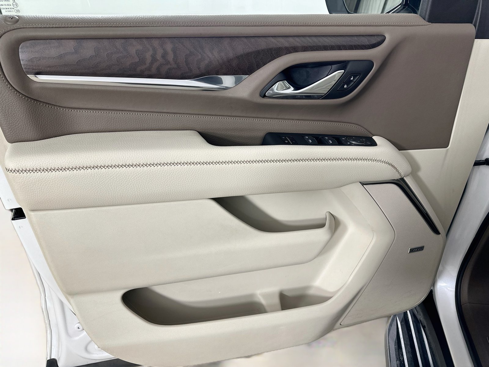 Used 2023 GMC Yukon XL Denali w/ LPO, Floor Liner Package AWD/4WD image 16