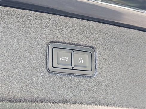 Used 2025 Audi Q7 2.0T Premium Plus w/ Premium Plus Package image 17