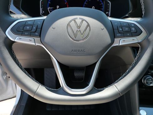 Used 2023 Volkswagen Taos SEL AWD/4WD image 25