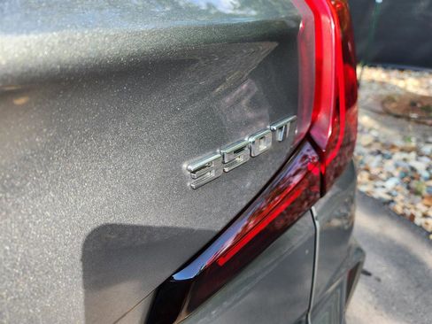 Used 2025 Cadillac XT4 Premium Luxury image 21