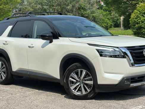 Certified 2024 Nissan Pathfinder SL w/ Cargo Package image 1