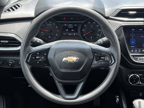 Used 2023 Chevrolet TrailBlazer LT w/ Convenience Package FWD image 16