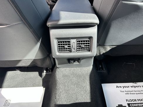 Certified 2025 Toyota Camry SE image 21