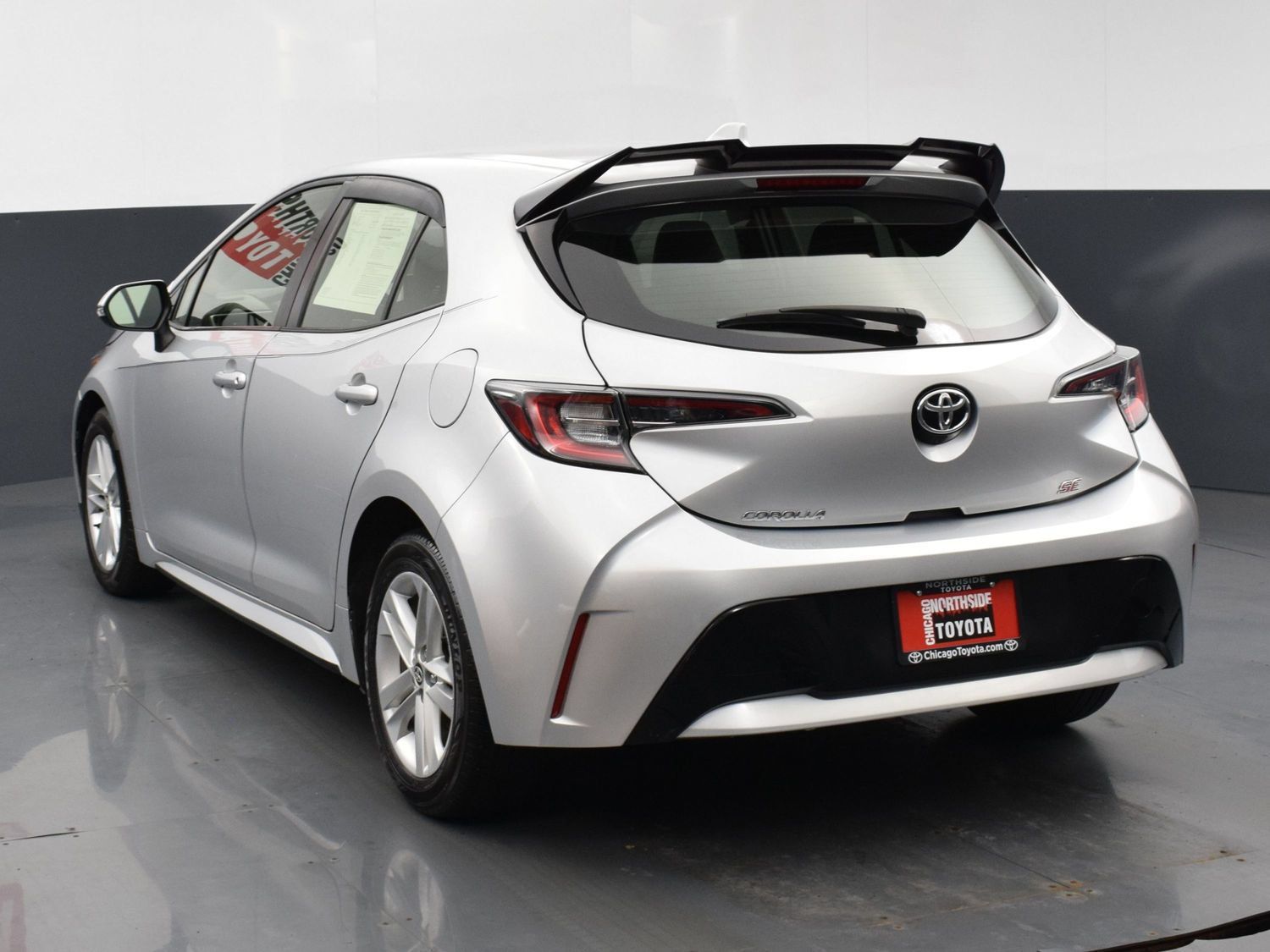Used 2022 Toyota Corolla SE FWD image 3