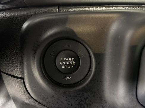 Used 2020 Jeep Gladiator Sport w/ Quick Order Package 24S image 15