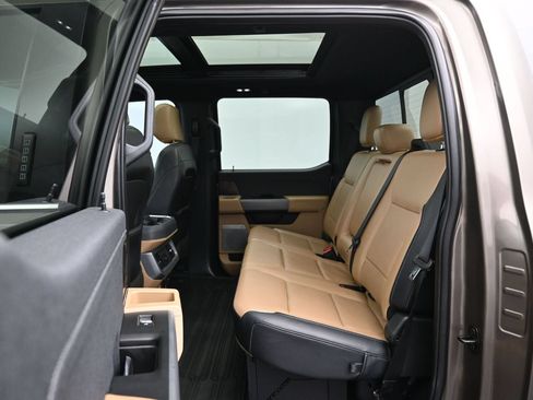Used 2023 Ford F250 Lariat w/ Lariat Ultimate Package AWD/4WD image 11