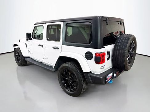 Used 2022 Jeep Wrangler Sahara w/ Cold Weather Group image 6