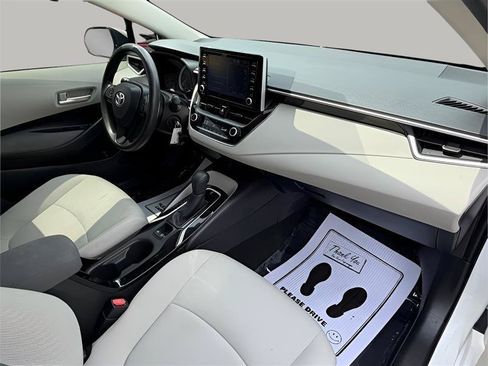Used 2020 Toyota Corolla LE FWD image 27