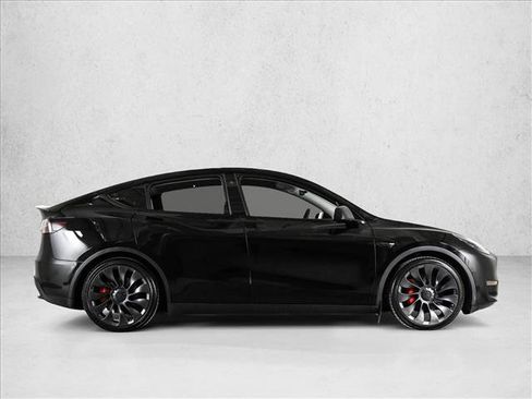 Used 2022 Tesla Model Y Performance image 4