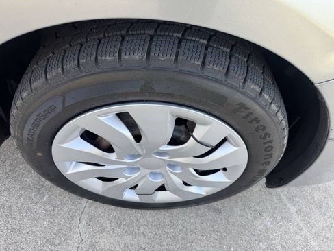 Used 2011 MAZDA MAZDA3 i Sport FWD image 19