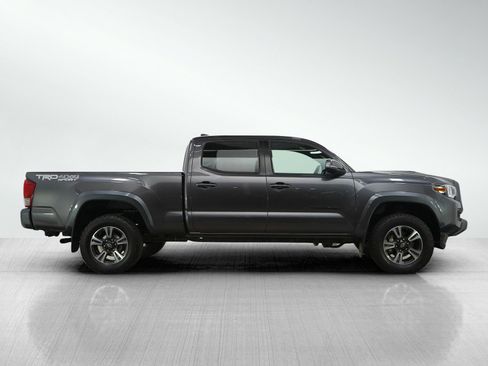 Used 2016 Toyota Tacoma SR5 image 6