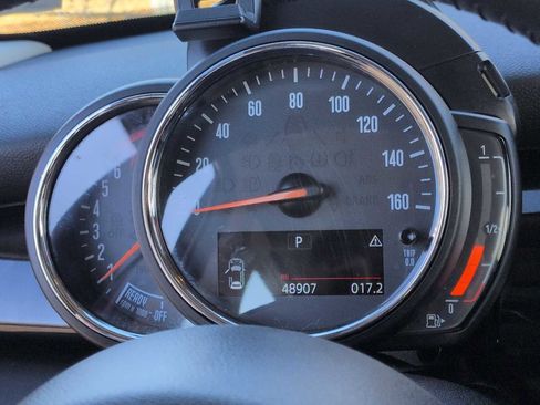 Used 2019 MINI Cooper 4-Door Hardtop w/ Signature Upholstery Package image 34