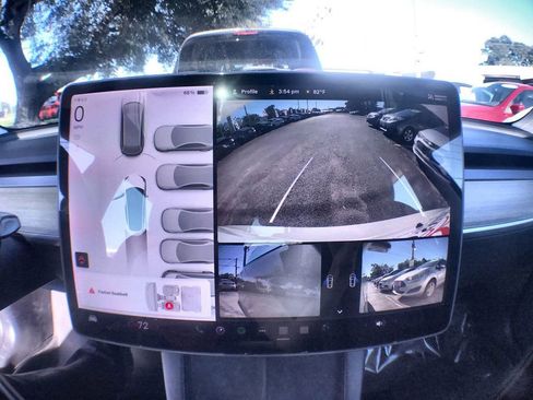 Used 2021 Tesla Model 3 Standard Range Plus image 17