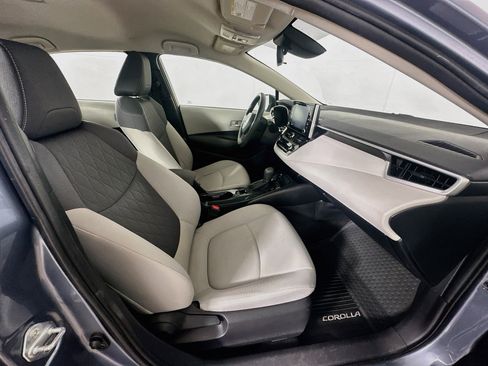 Used 2020 Toyota Corolla LE FWD image 29