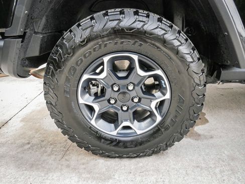 Used 2024 Jeep Wrangler Unlimited Rubicon 4xe image 13