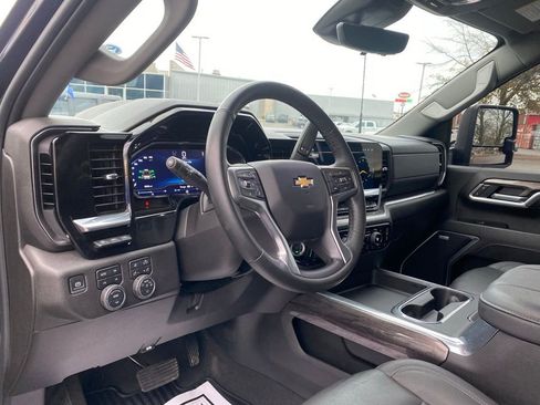 Used 2025 Chevrolet Silverado 2500 LTZ w/ LTZ Premium Package image 12