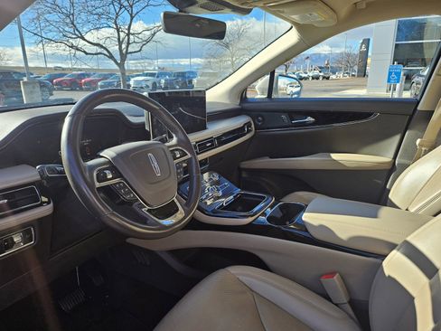 Used 2022 Lincoln Nautilus Reserve w/ Equipment Group 201A image 10