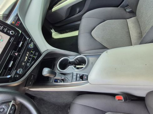 Used 2022 Toyota Camry LE FWD image 21