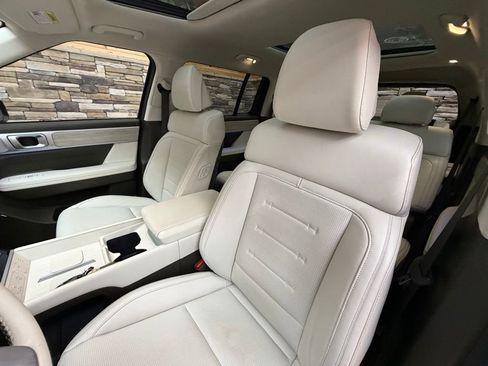 Used 2024 Hyundai Santa Fe Calligraphy image 12