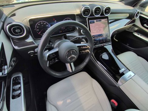 Used 2024 Mercedes-Benz GLC 300 4MATIC image 10
