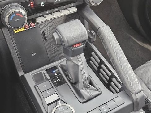 Used 2025 Toyota 4Runner TRD Off-Road image 15